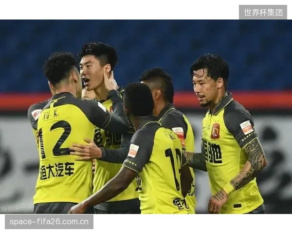 远藤航的多位置属性为防线提供战术变招，或成应对高中锋的奇兵。